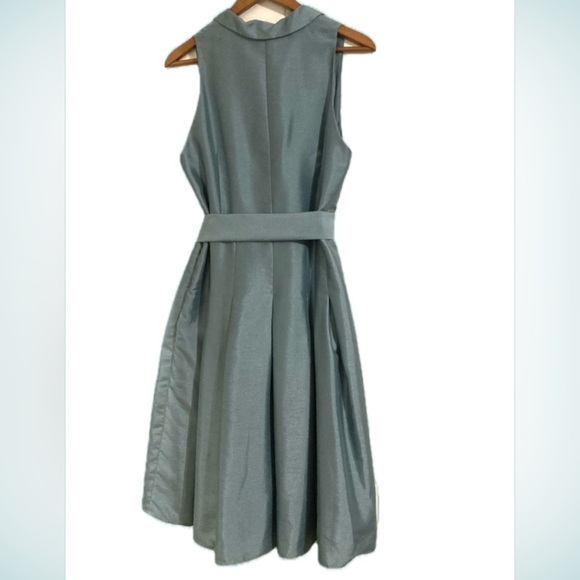 Jones wear cocktail dress. Satiny teal fabric. Size 16 runs small. NWOT. - Picture 6 of 6